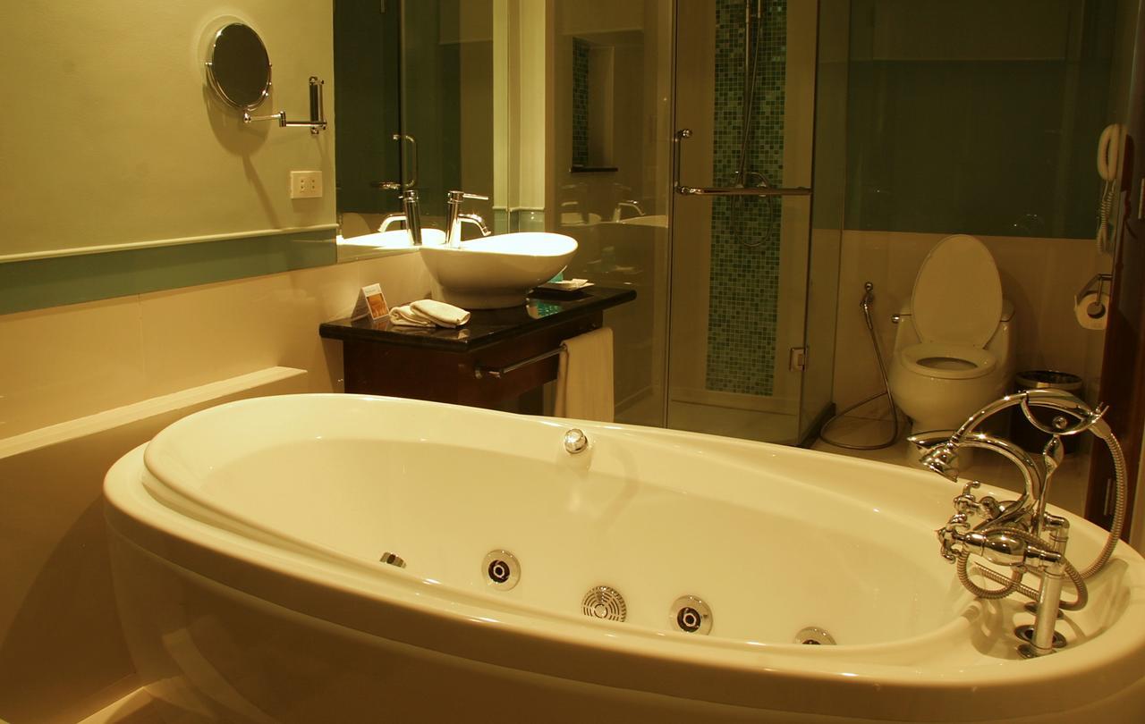 אולונגפו The Lighthouse Marina Resort מראה חיצוני תמונה