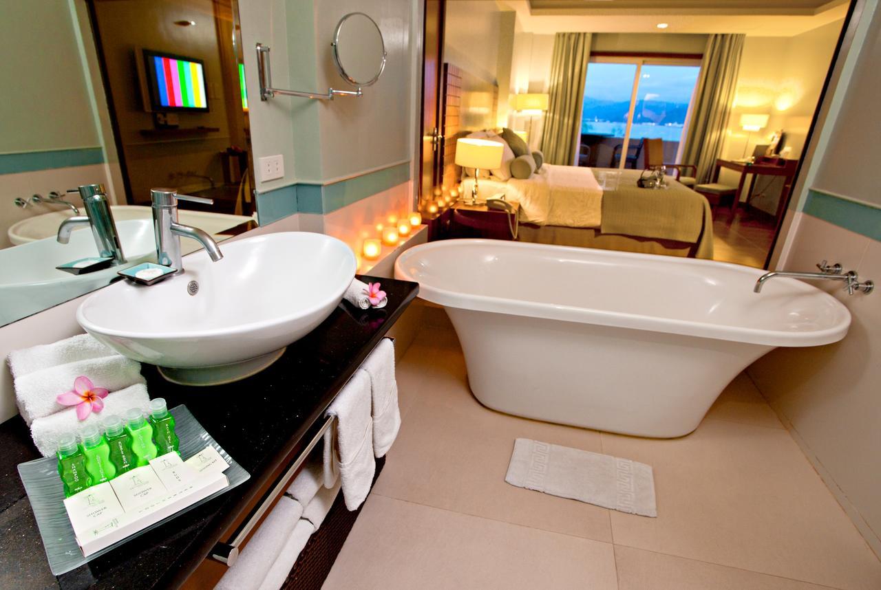 אולונגפו The Lighthouse Marina Resort מראה חיצוני תמונה