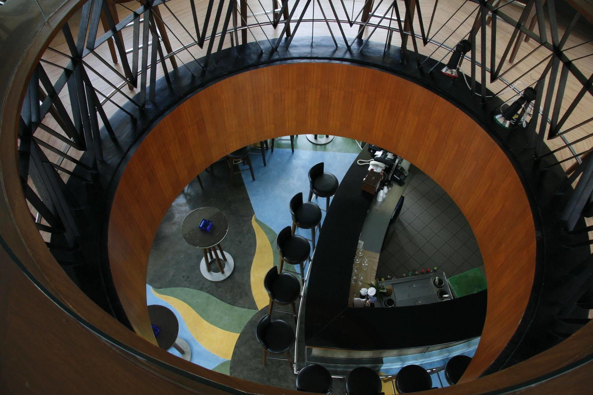 אולונגפו The Lighthouse Marina Resort מראה חיצוני תמונה