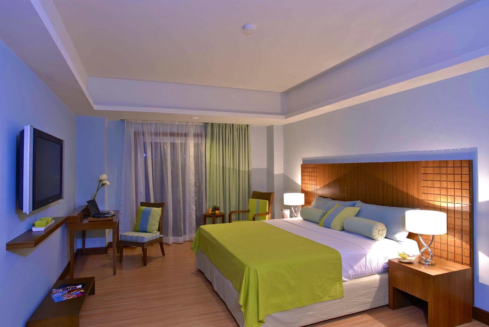 אולונגפו The Lighthouse Marina Resort מראה חיצוני תמונה