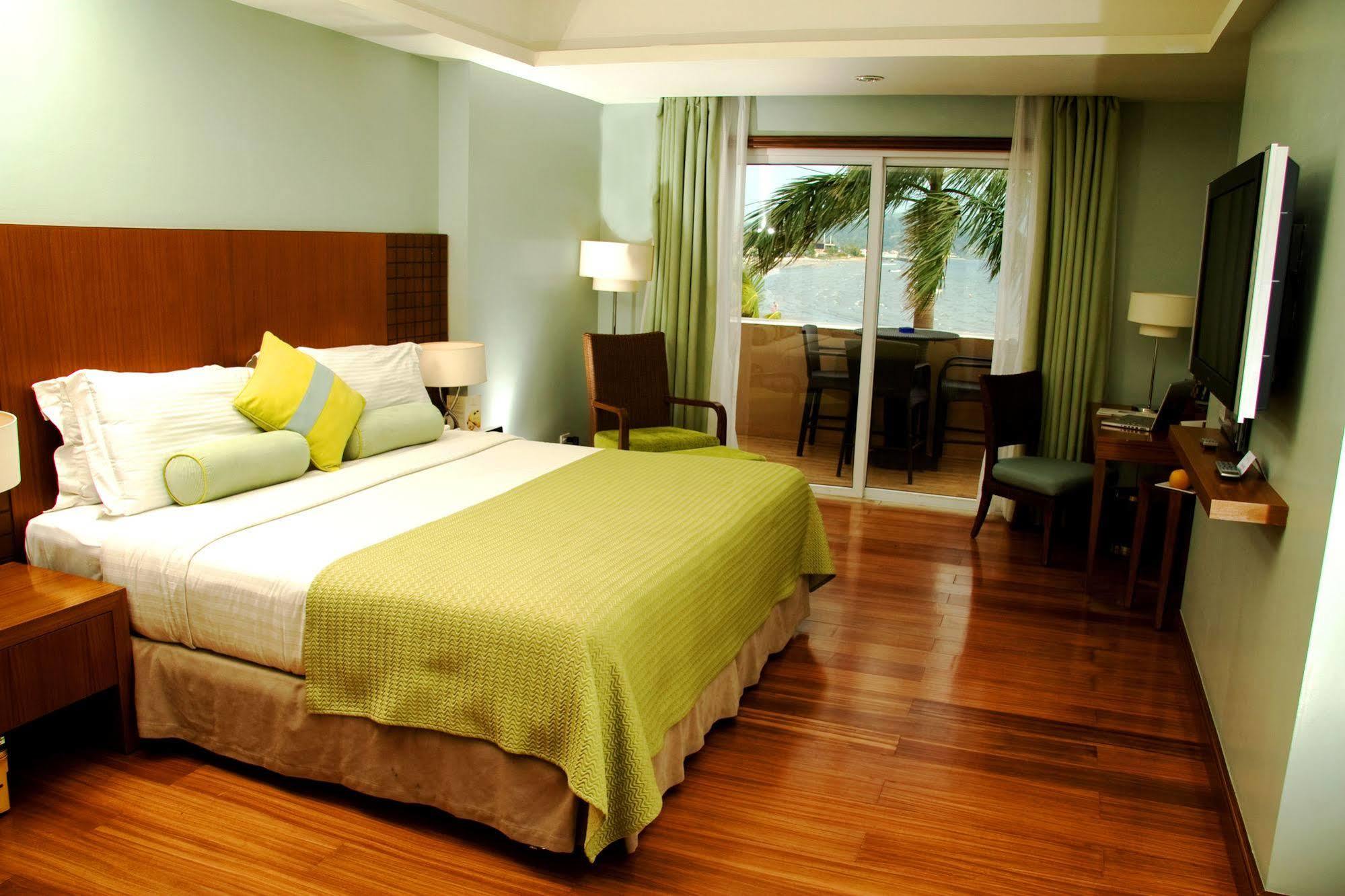 אולונגפו The Lighthouse Marina Resort מראה חיצוני תמונה