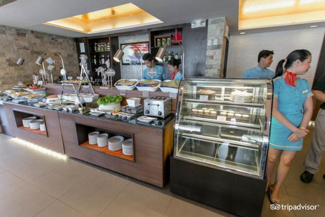 אולונגפו The Lighthouse Marina Resort מראה חיצוני תמונה